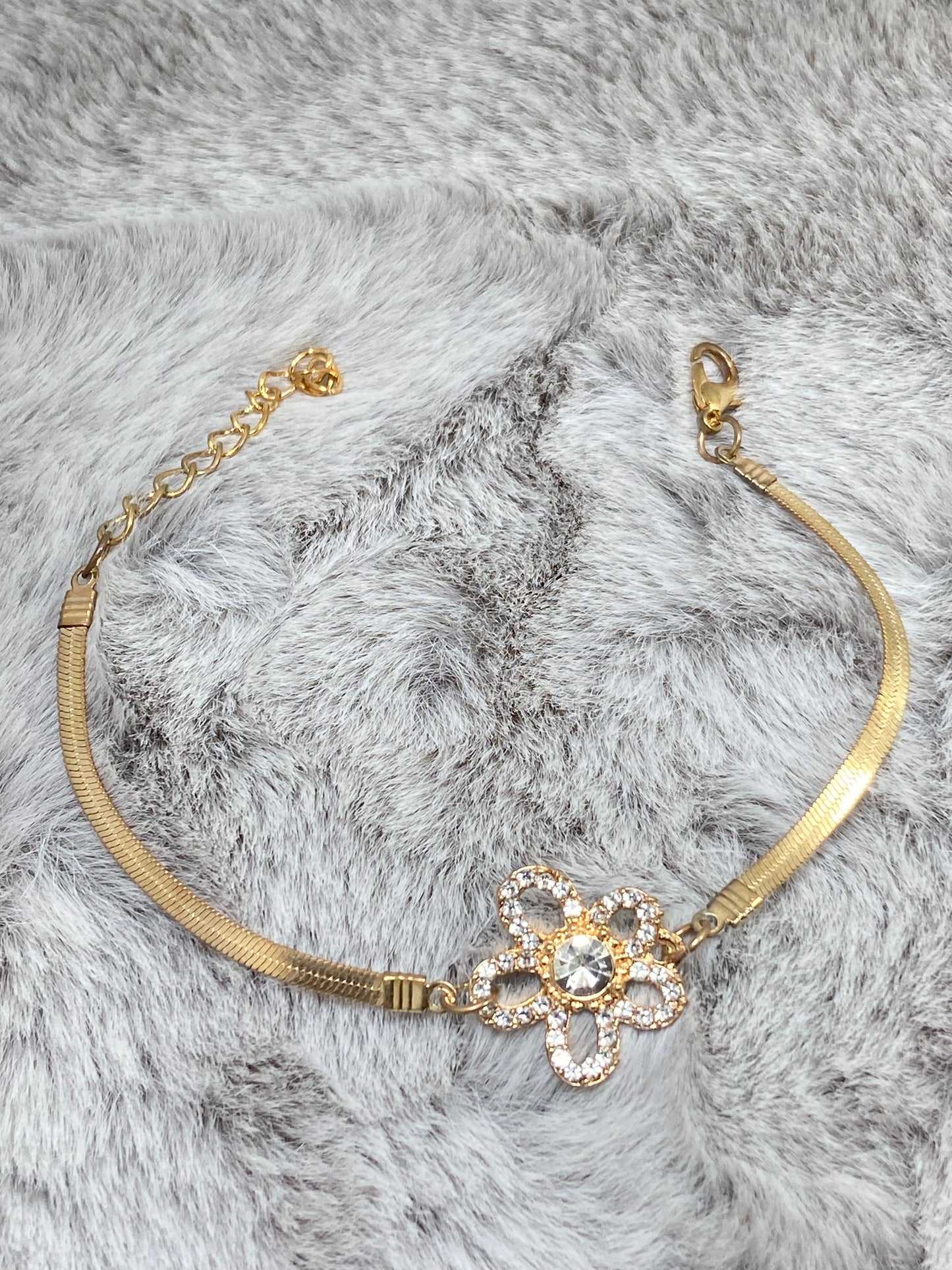 Dazzle Bloom – Gold-Plated Flower Bracelet