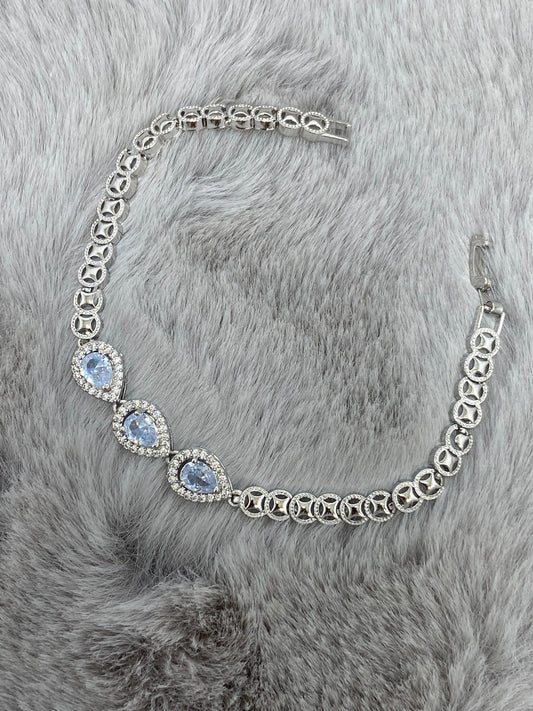 Silver Teardrop Link Bracelet